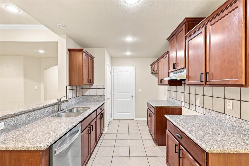 613 Therese Ct. Property Photo 11