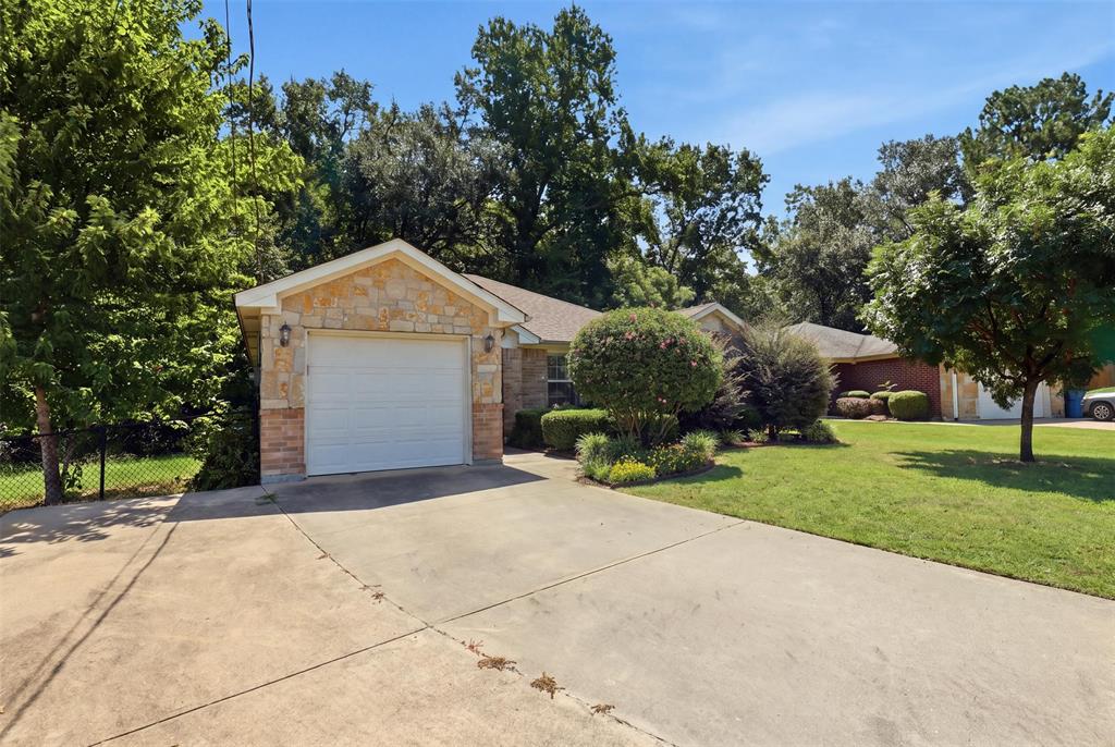 613 Therese Ct. Property Photo 31