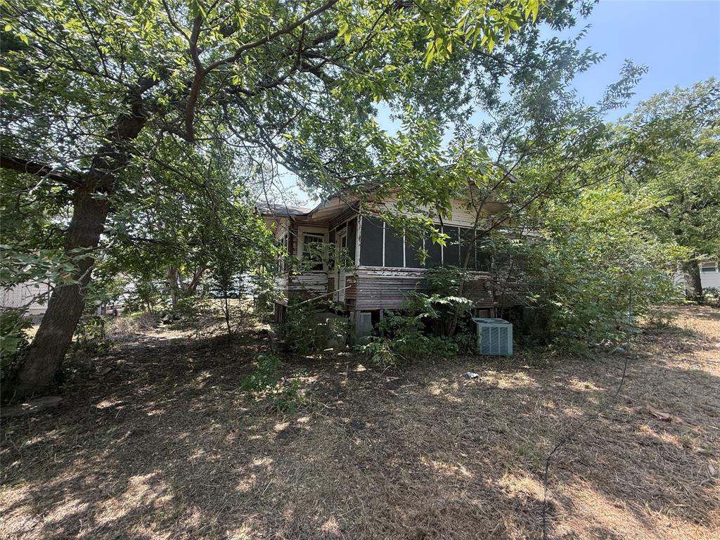 204 W Maple Street Property Photo 2