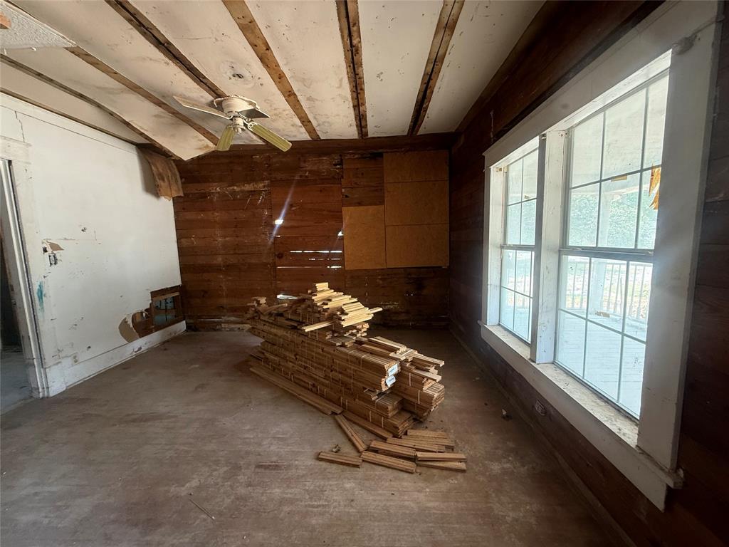 204 W Maple Street Property Photo 8
