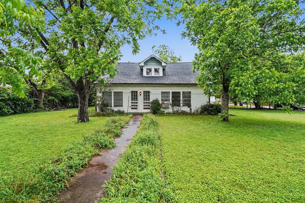 506 Woodard Avenue Property Photo 1