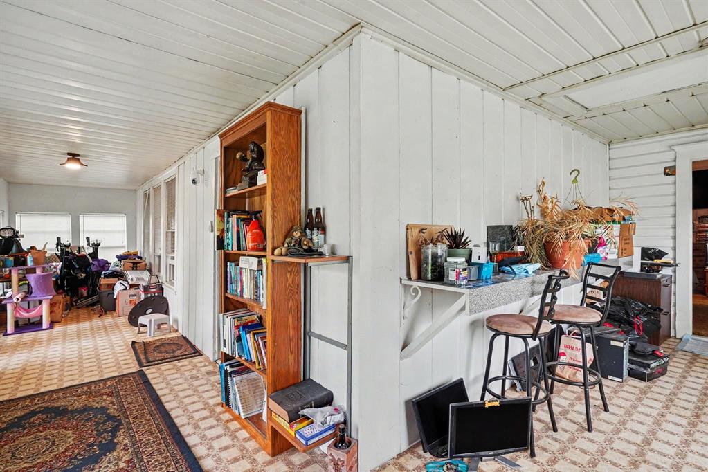 506 Woodard Avenue Property Photo 4