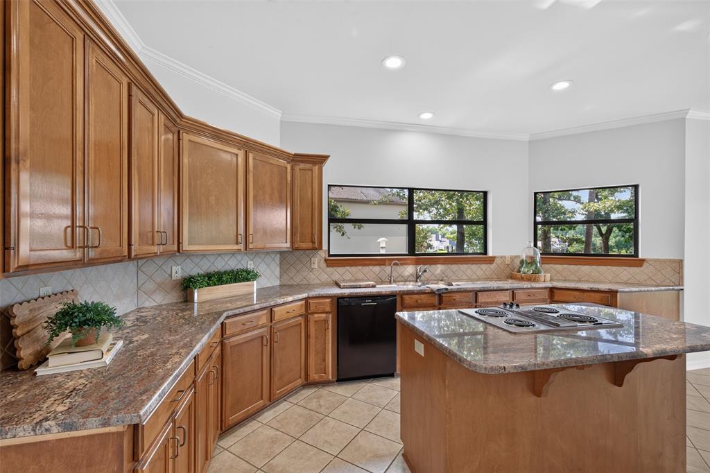 10090 Chenier Point Property Photo 13