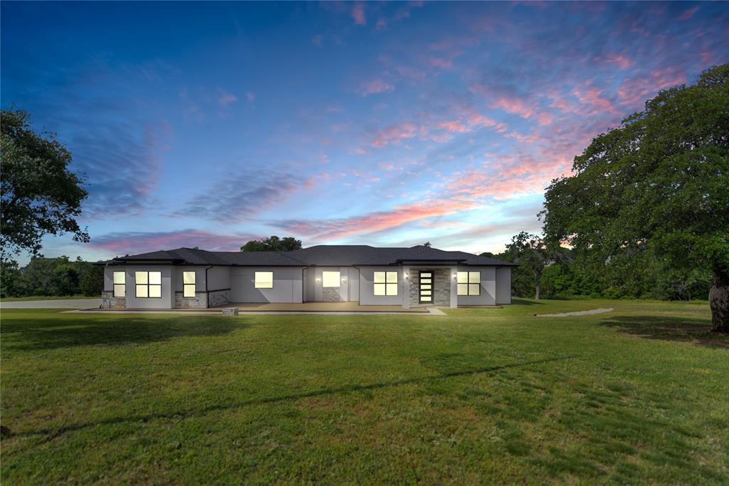 1050 Kingsley Court Property Photo 1