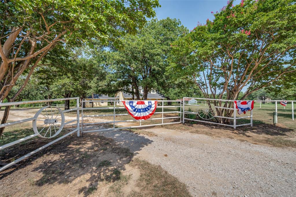 229 Quail Run Road Property Photo 3
