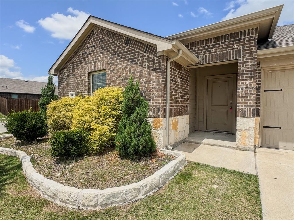801 Meadow Creek Lane Property Photo 4