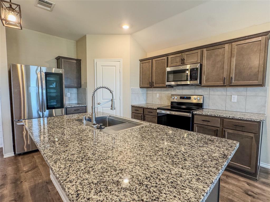 801 Meadow Creek Lane Property Photo 8