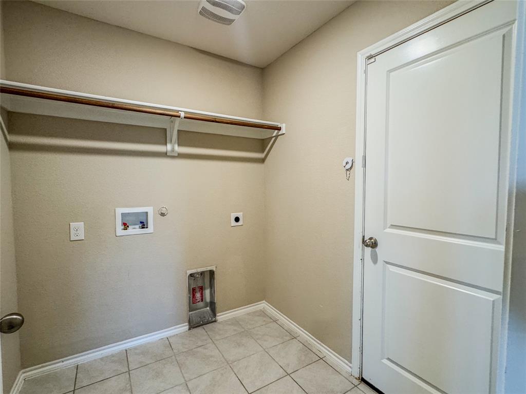 801 Meadow Creek Lane Property Photo 12