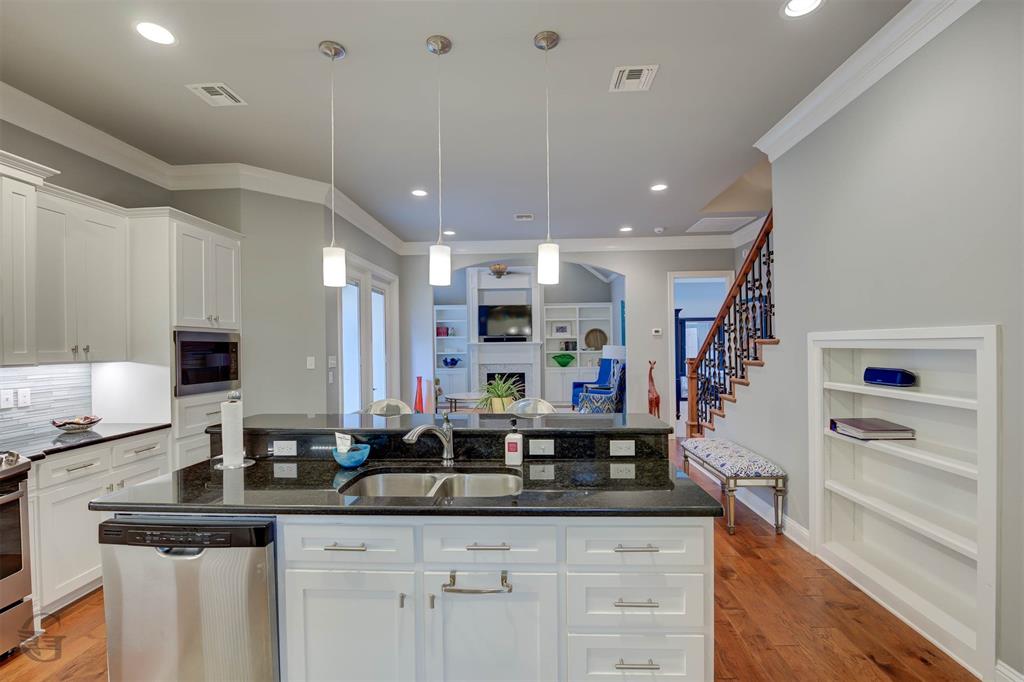 115 Andrew Place Property Photo 14