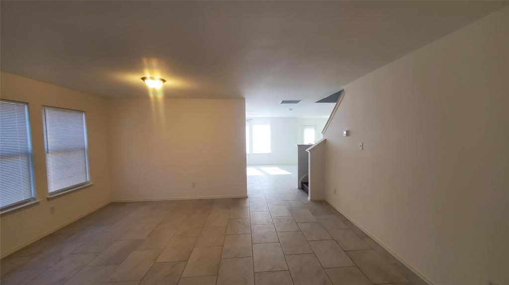 109 Southwestern Drive Property Photo 7
