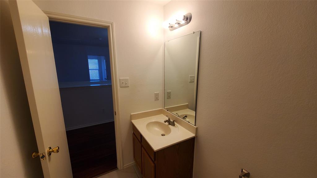 109 Southwestern Drive Property Photo 9