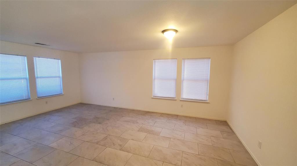 109 Southwestern Drive Property Photo 13