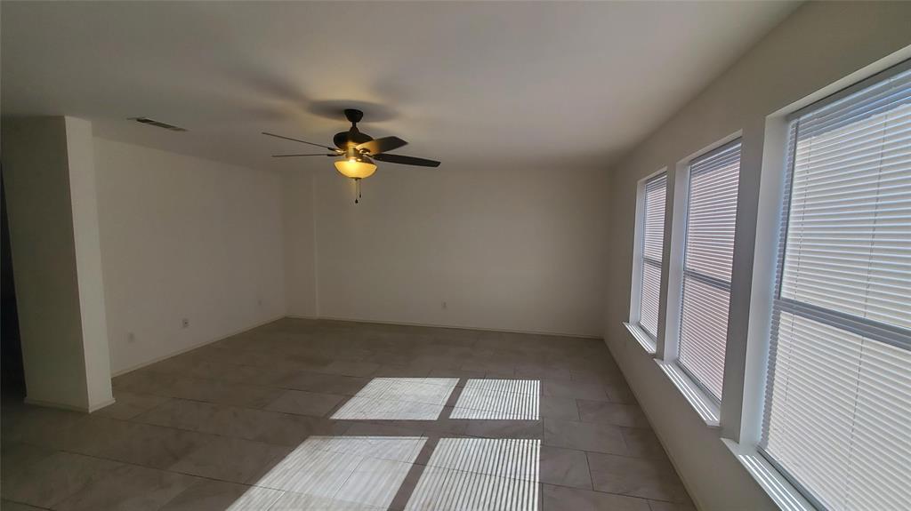 109 Southwestern Drive Property Photo 14