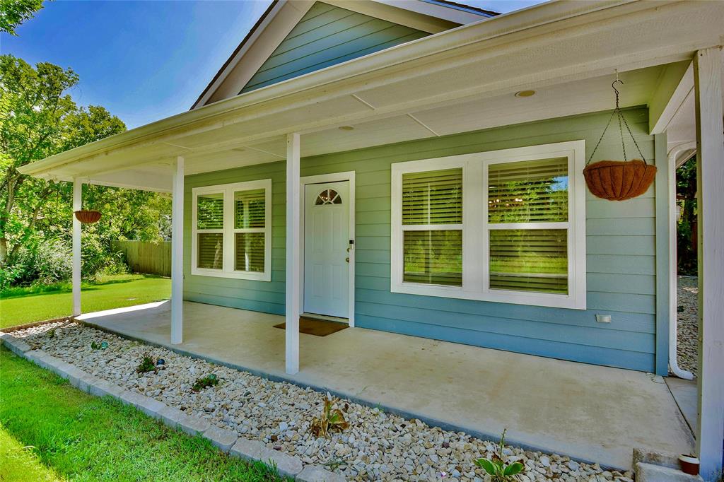 903 Comanche Cove Drive Property Photo 1