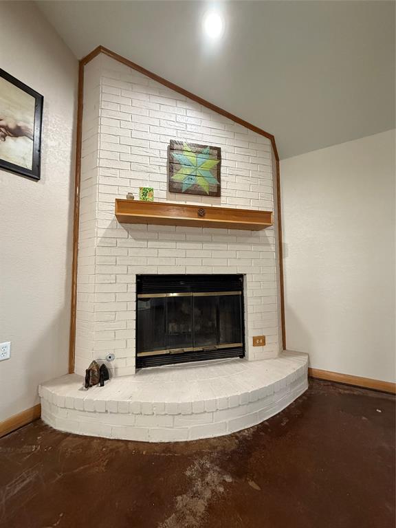 517 E Locust Street Property Photo 1