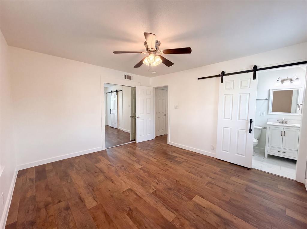 832 Central Drive Property Photo 4