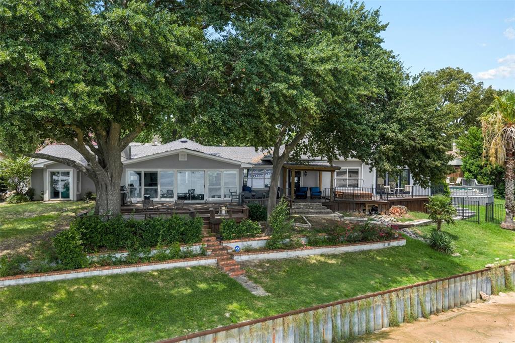211 Lake Front Drive Property Photo 4