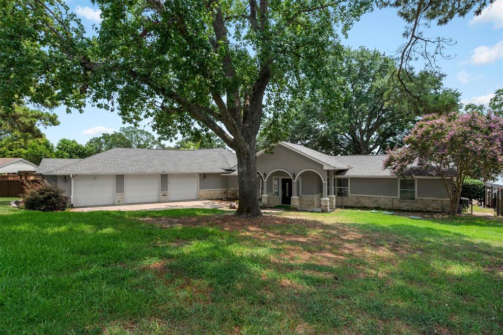 211 Lake Front Drive Property Photo 5