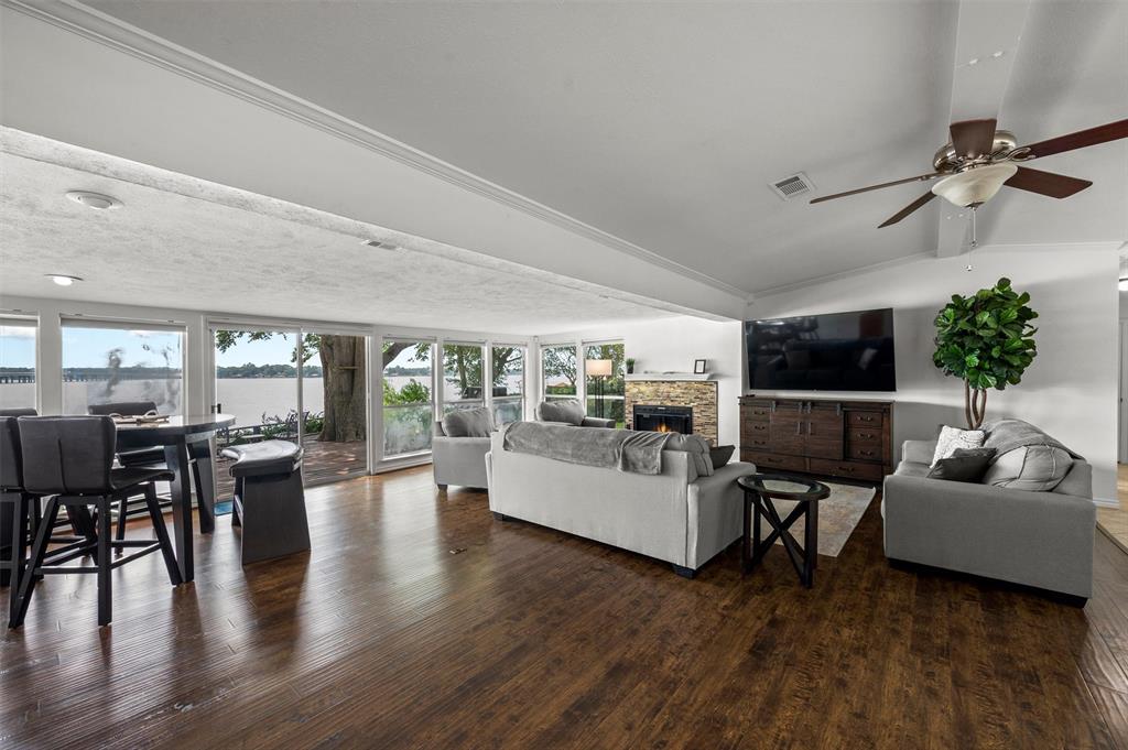 211 Lake Front Drive Property Photo 12