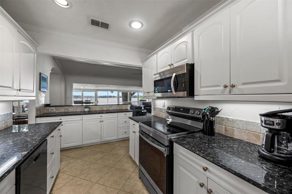 211 Lake Front Drive Property Photo 18