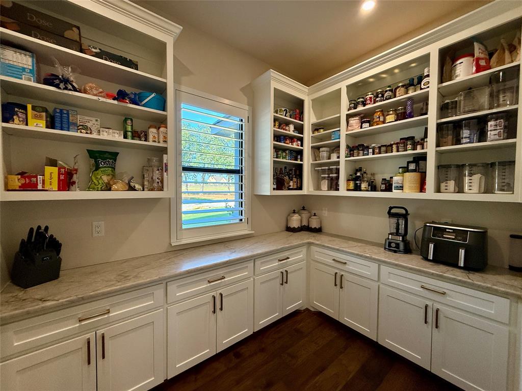 1526 Half Moon Circle Property Photo 17