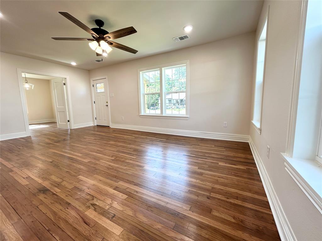 118 Kyle Street Property Photo 6