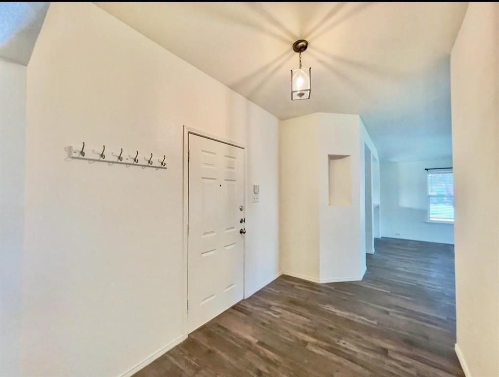 9117 Bastille Way Property Photo 2
