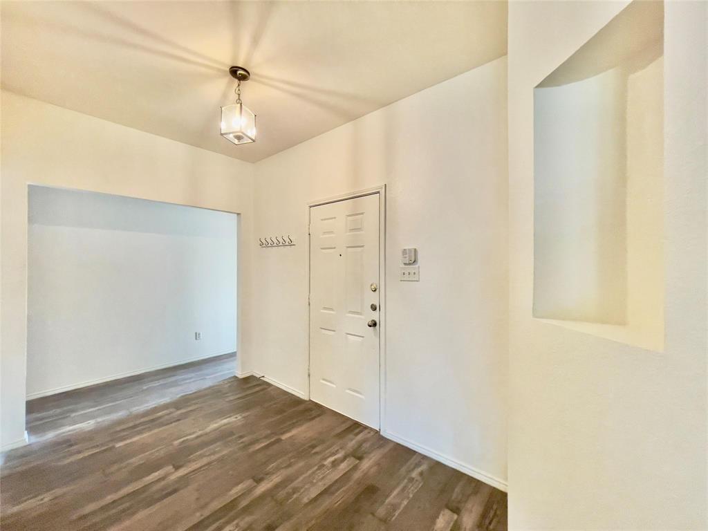 9117 Bastille Way Property Photo 3