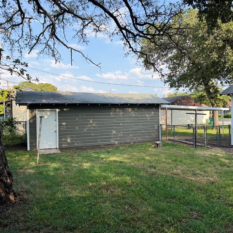 4619 Parrish Road Property Photo 15