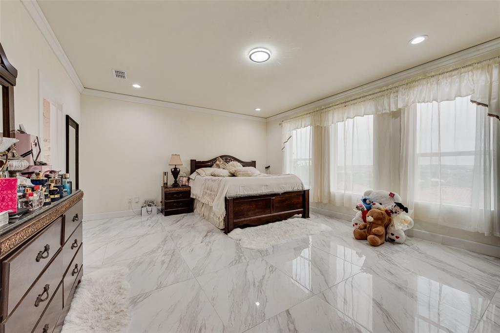 7725 Lakeview Circle Property Photo 8