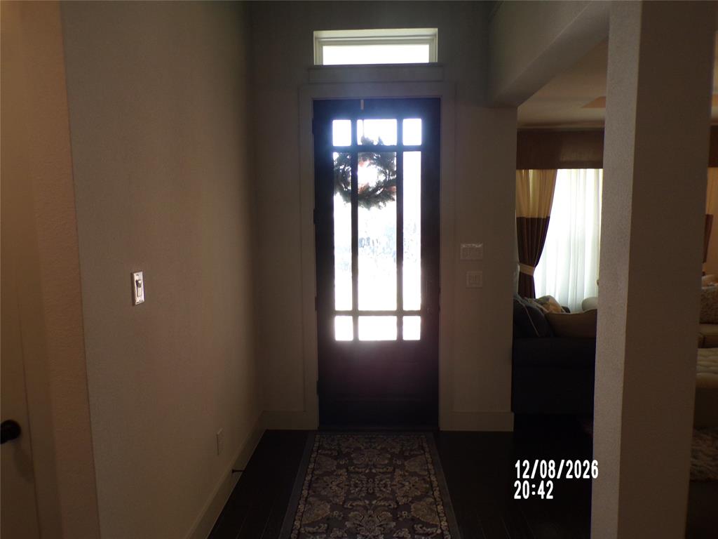 9620 Westchester Property Photo 4