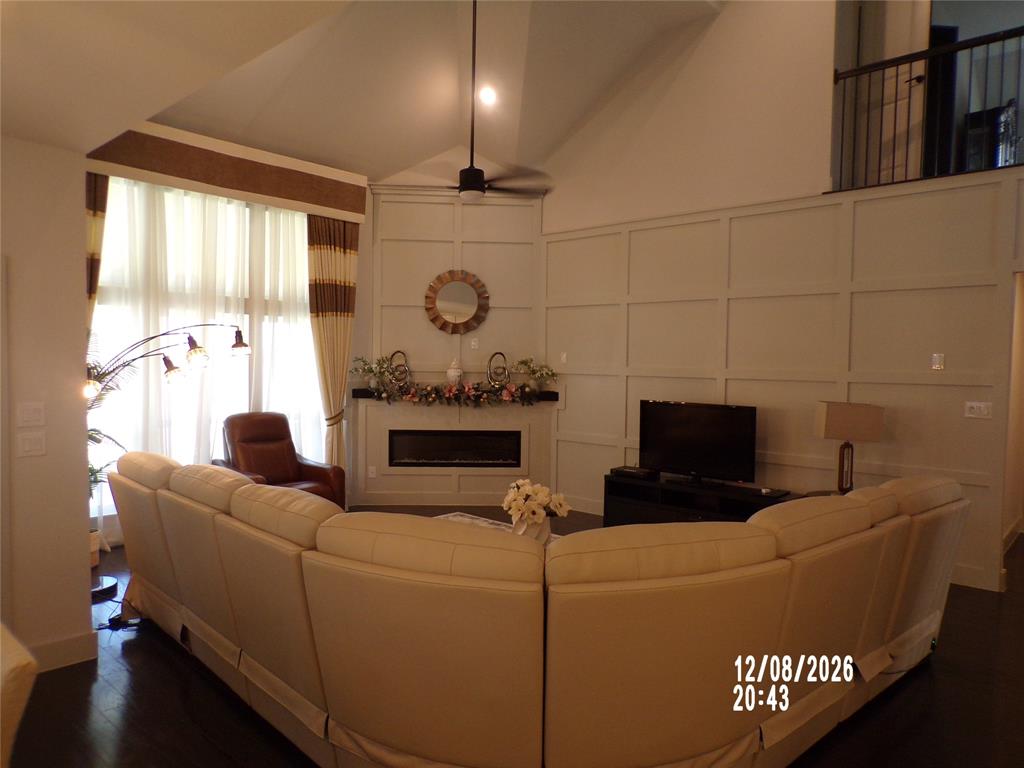 9620 Westchester Property Photo 10