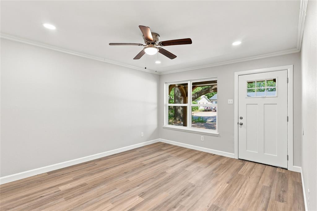 2730 Ridgewood Street Property Photo 6