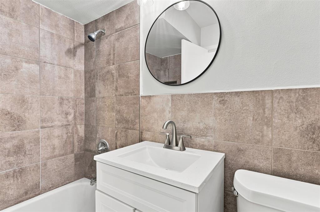 2730 Ridgewood Street Property Photo 16