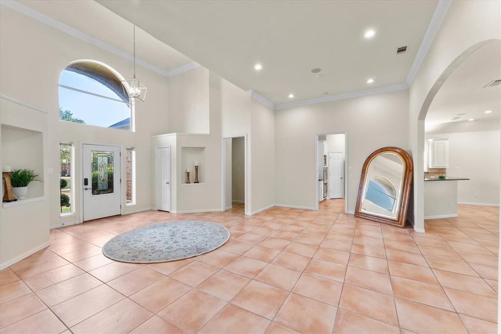 2508 Russwood Drive Property Photo 4