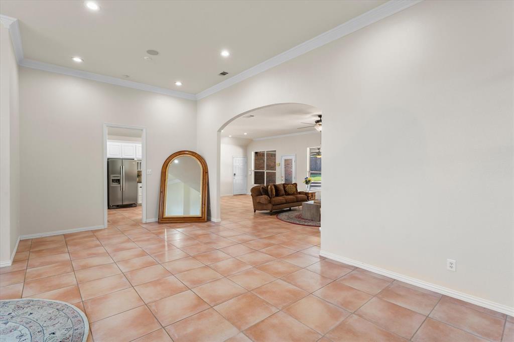 2508 Russwood Drive Property Photo 5