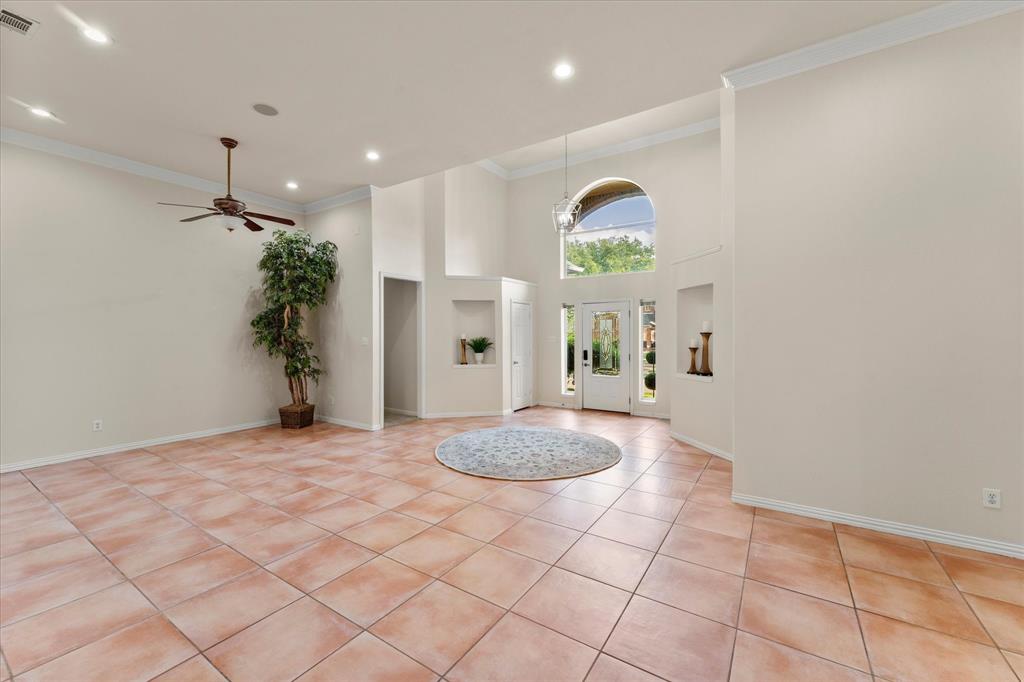 2508 Russwood Drive Property Photo 6