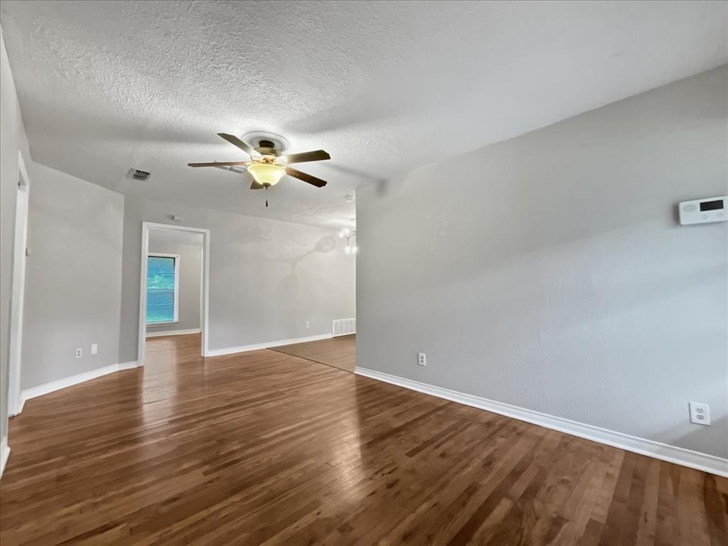 4929 Donnelly Avenue Property Photo 4