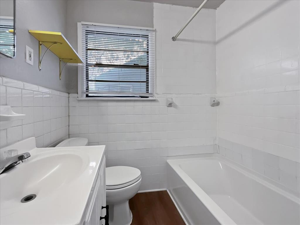 4929 Donnelly Avenue Property Photo 8