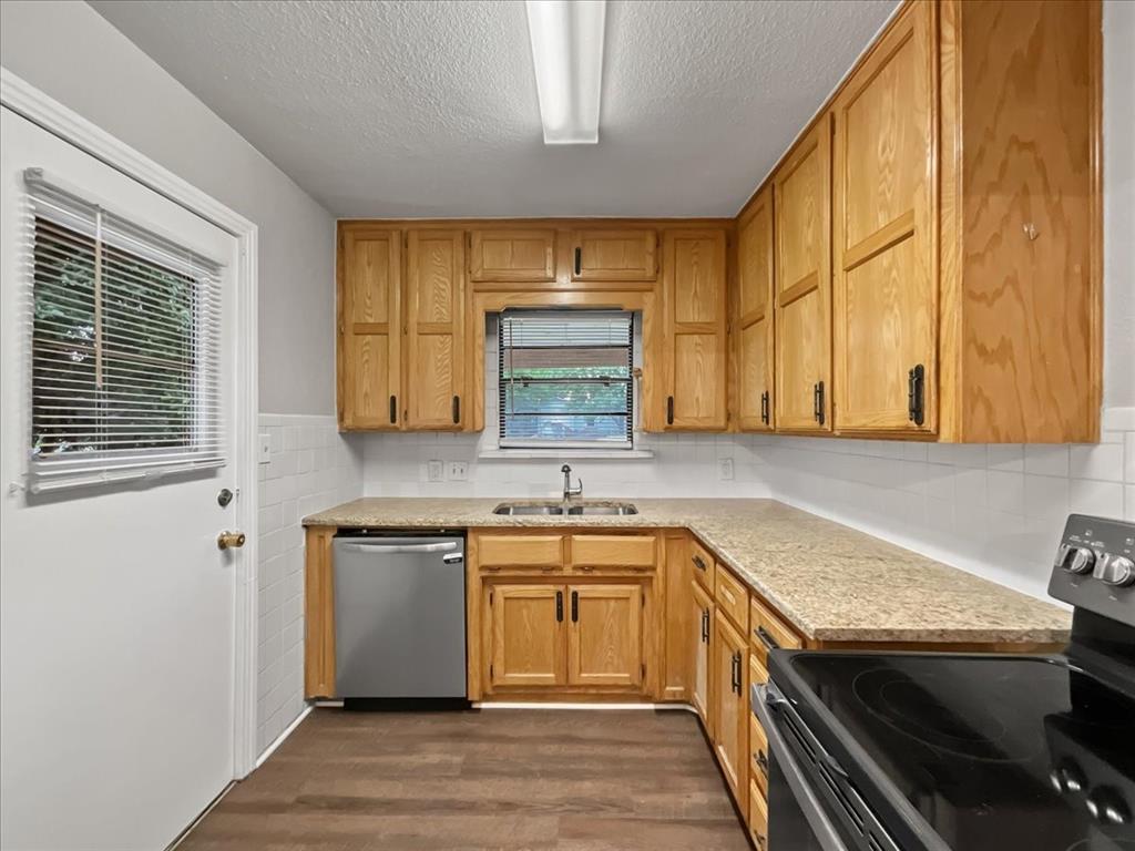 4929 Donnelly Avenue Property Photo 14