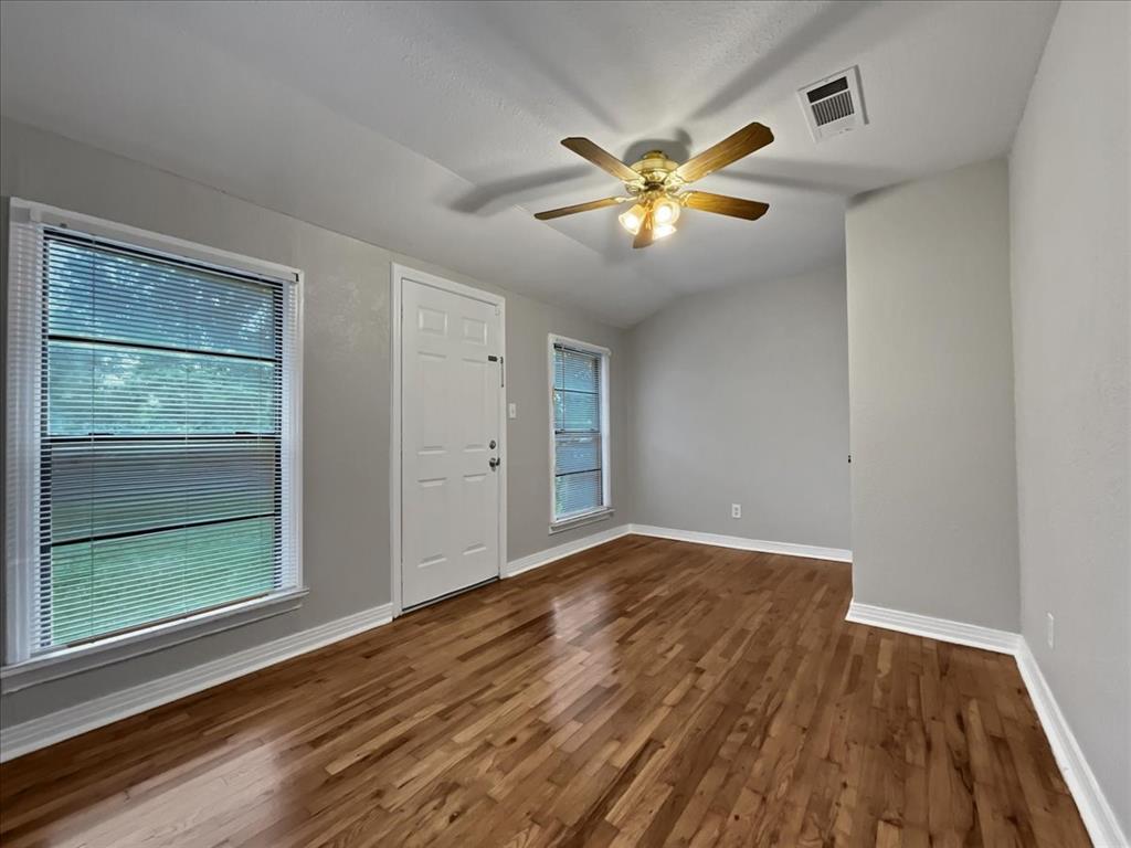 4929 Donnelly Avenue Property Photo 16