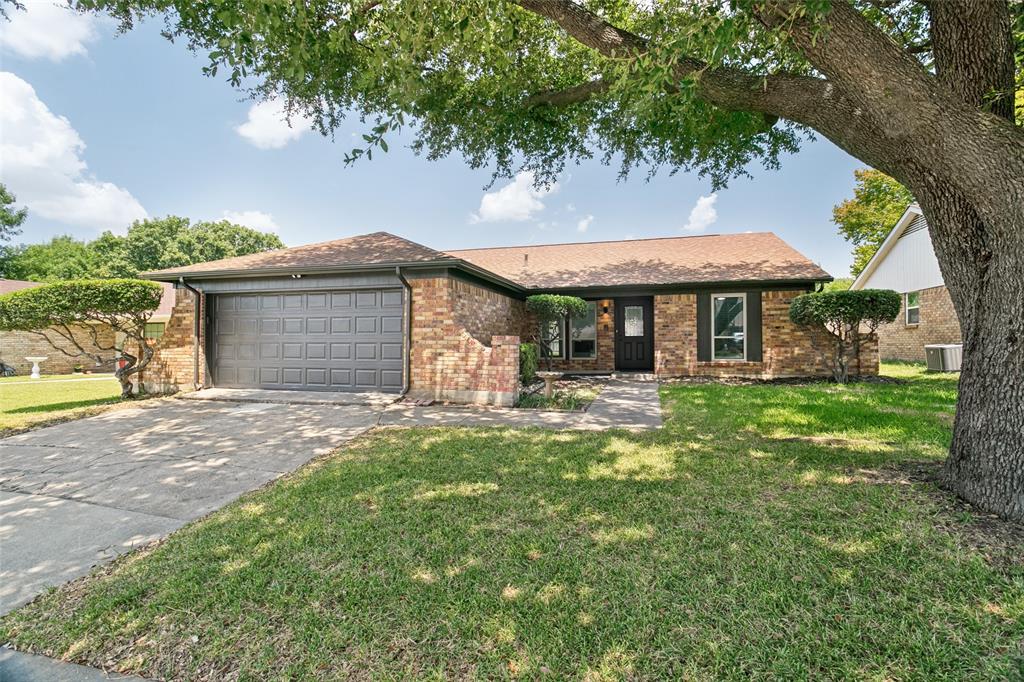 6633 N Park Drive Property Photo 1