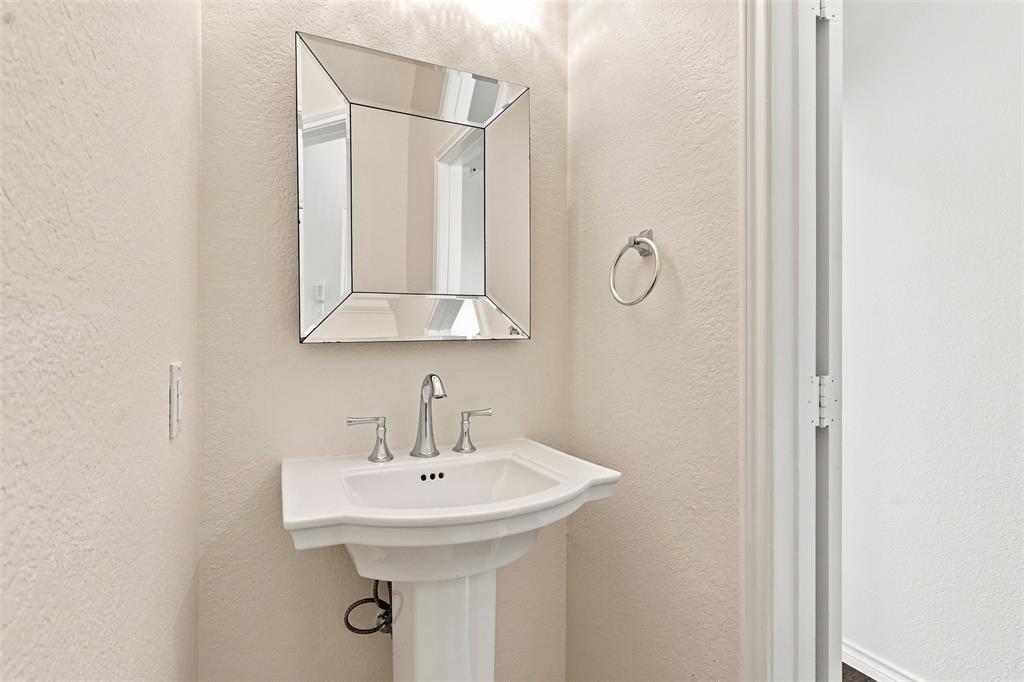 7801 Loma Alta Trail Property Photo 23