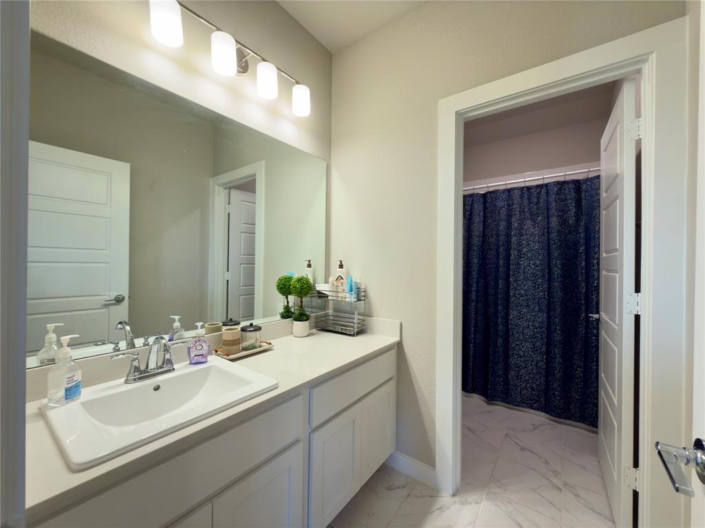 2417 Mankato Drive Property Photo 27