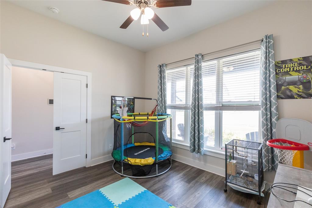 1766 Urban Avenue Property Photo 16
