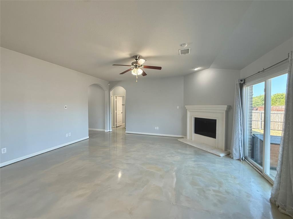 2126 Candace Drive Property Photo 2