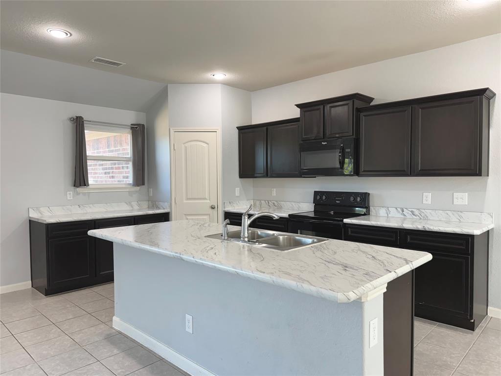 2126 Candace Drive Property Photo 4