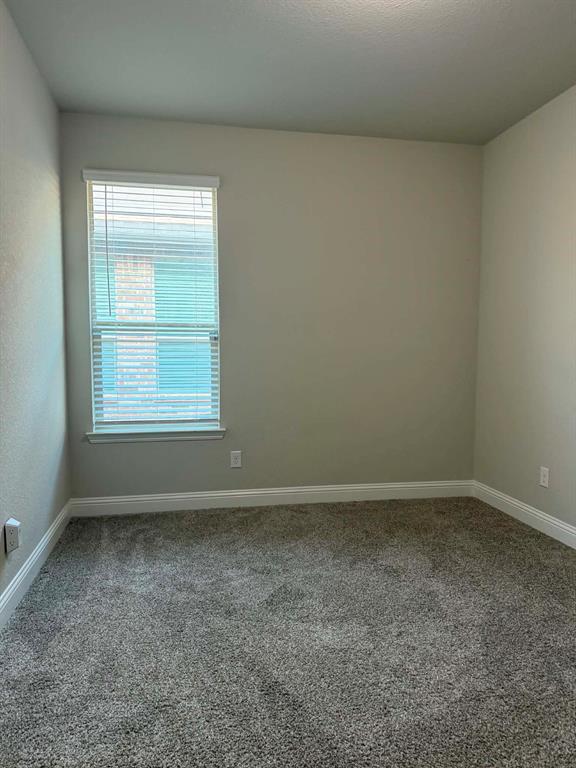 1033 Almond Street Property Photo 11