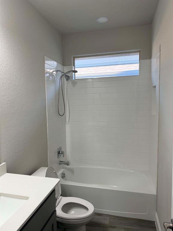 1033 Almond Street Property Photo 14