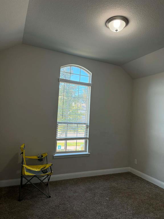 1033 Almond Street Property Photo 15